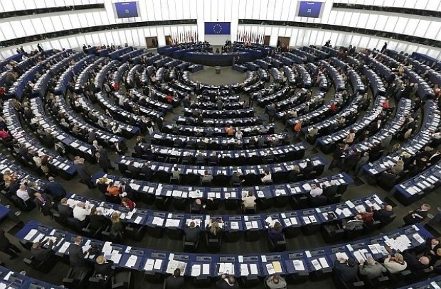 Евродепутатите имали заслуга за решаването на бежанската криза
