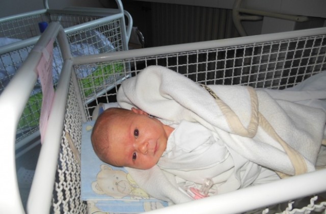 Бебетата родени в болниците в Кюстендилска област са 733