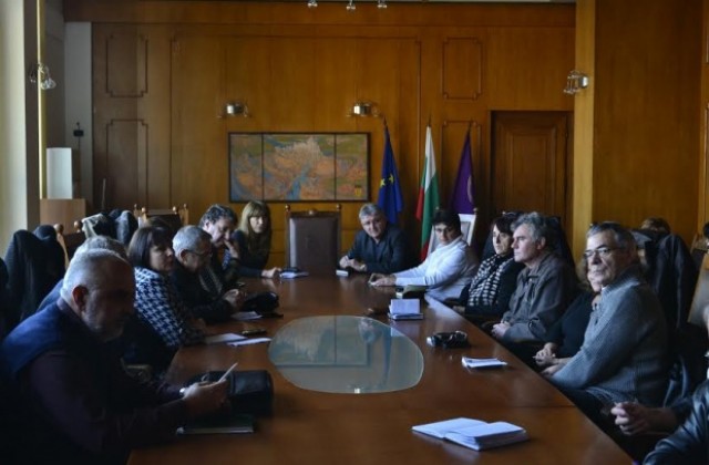 Проверяват всички спортни съоръжения и във великотърновските училища