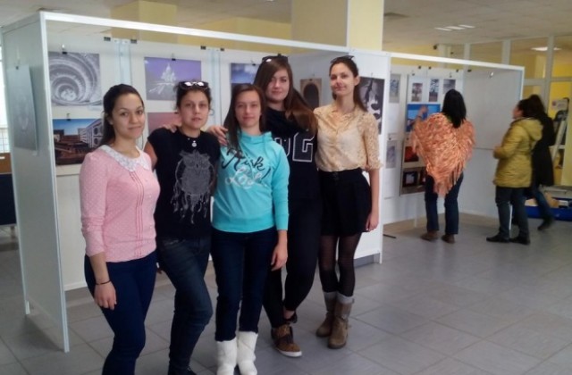 Търновски студенти показаха свои фотографии на национален форум