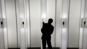 Samsung плаща на Apple над 500 млн за нарушаване на