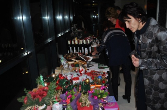 Благотворителен търг събра 3550 лева за талантливи ученици от ОУ „Иван Вазов