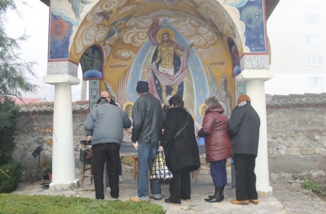 Курбан рибена чорба раздаде настоятелството на църквата в Димитровград