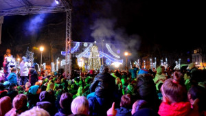 Грейна коледната елха на Варна СНИМКИ