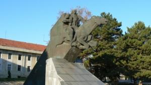Грейват светлините на коледната елха в Тервел