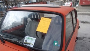 В Южен освобождават зелените площи от стари коли