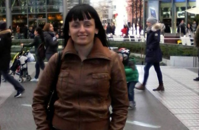 Болна художничка събира пари за лечение с коледни картички