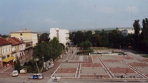 Деца от П Тръмбеш въртят кючеци в класната си стая