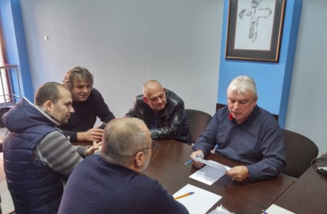 При голям интерес премина приемната на депутата Евгени Стоев в Свищов