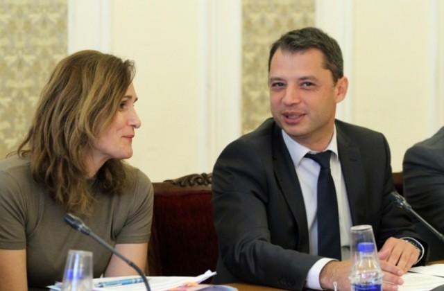 Комисия в НС прие да се сключва Гражданска отговорност онлайн без е-подпис