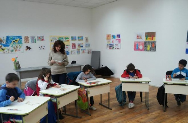 Организират коледен търг в подкрепа на социално слаби таланти