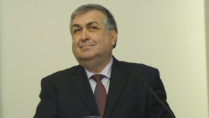 Патриарх Неофит награди проф Близнашки с църковния орден