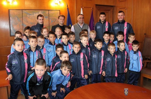 Спортни надежди от цялата страна се събират във В. Търново за детски турнир по футбол