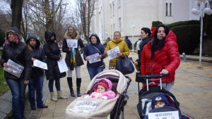 Над 30 родители поискаха увеличение на детските надбавки и майчинството