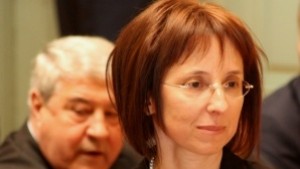Гербери скочиха на Савина Петкова тя ги парира хладнокръвно