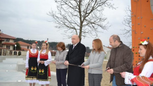 Министър и кмет откриха площадка за екстремни спортове в Казанлък