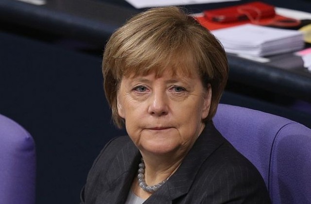 Меркел защити политиката си към бежанците и изключи съюз с Асад