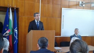 Президентът откри във В Търново дебата по Националната програма 2030