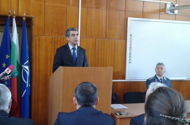 Президентът откри във В. Търново дебата по Националната програма 2030