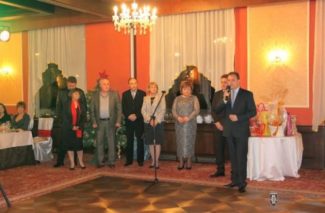 Благотворителният бал на кмета даде началото на кампания за закупуване на виенско колело