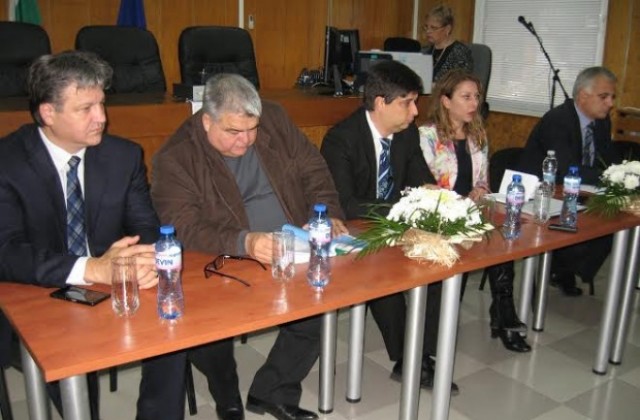 Членове на ВСС и магистрати от В.Търново дискутираха предложения за реорганизация на съдебната карта