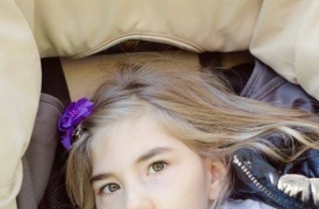 Коледен базар в подкрепа на Алекс отвори врати в Добрич