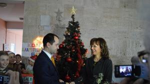 Купи жива елхичка помогни на дете