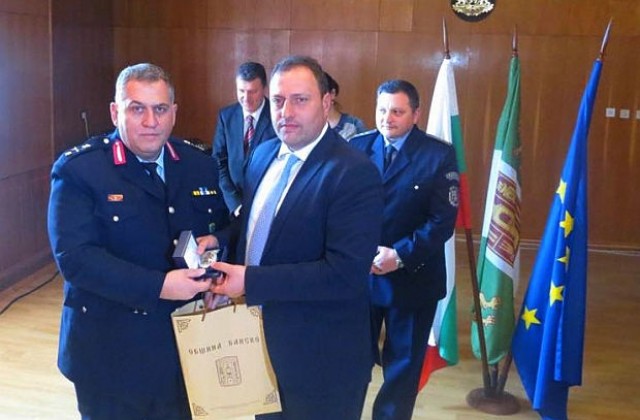 Наши и чужди полицаи охраняват зимния курорт