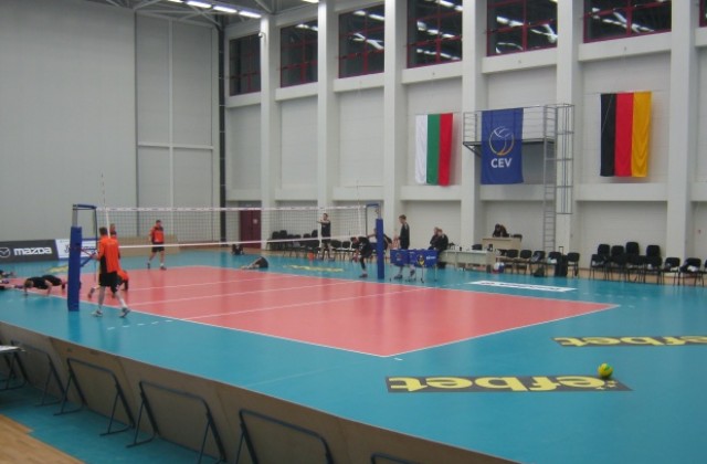 Марек Юнион Ивкони посреща Берлин Ресайклинг, всеки фен с календар