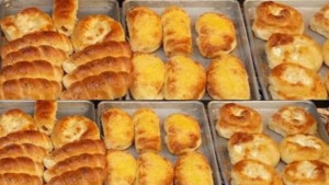 Апаши обраха две баничарници