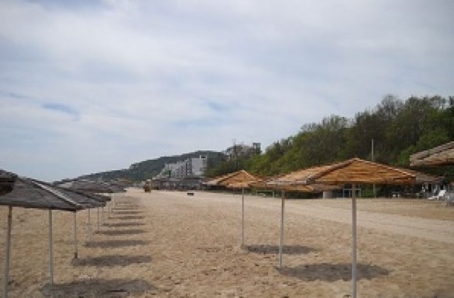 Търсят стопани на 15 плажа в Бургаско