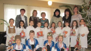 Дечица коледуваха при кмета на Лясковец