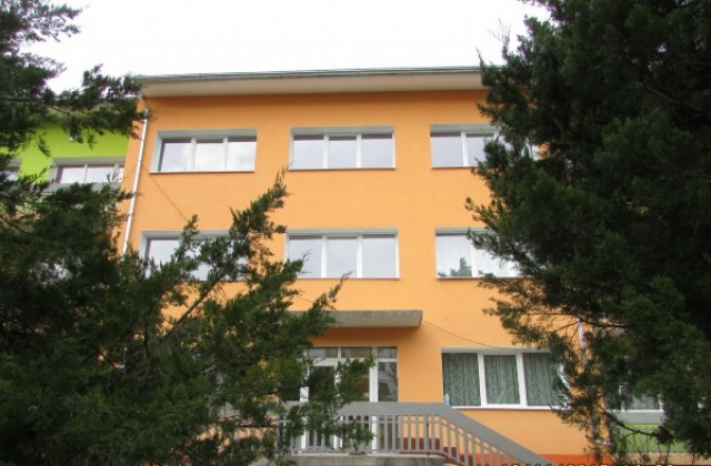 В обновена сграда вече се обучават децата от ЦДГ „Щастливо детство”- Г. Оряховица