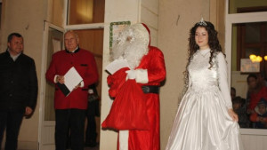 Празнични светлини грейнаха в Павликени