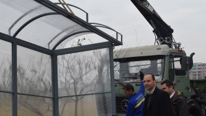 Кметът на Южен монтира заслони