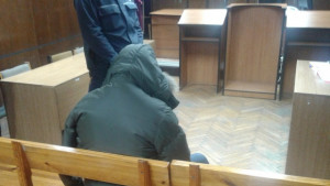 Хулиган одраскал Мерцедес застава пред съда