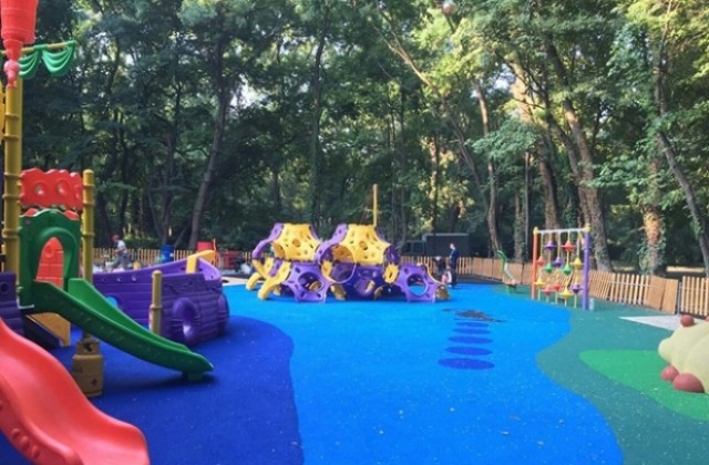 Може ли детска площадка да струва 120 000 лева, пита общински съветник
