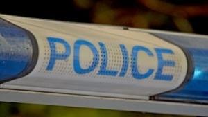 Крадци отмъкнаха пари от мъж