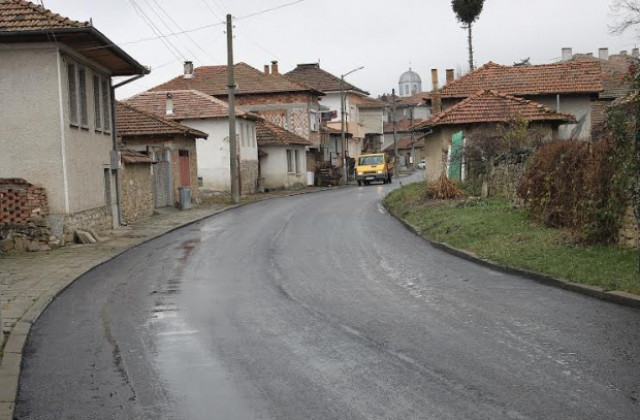 Пред завършване е основният ремонт на пет улици  в Дебелец
