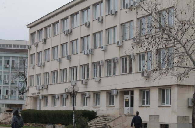 В Търговище насрочват дело срещу трима, дали подкуп на полицейски служител