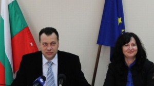 Редуцират изданията на Пирин пее