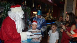 Дядо Коледа посети Детския танцов състав Мездренче