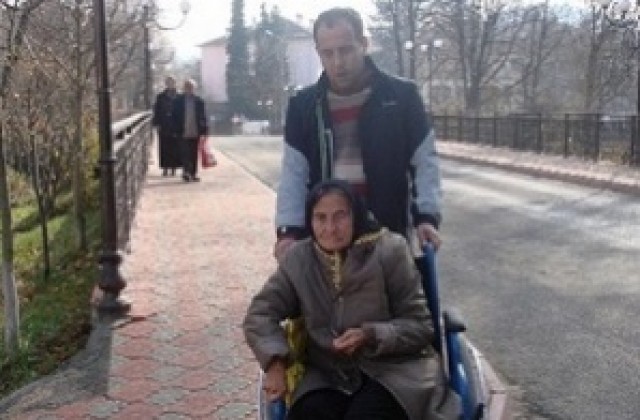 169 са личните асистенти в община Сливен