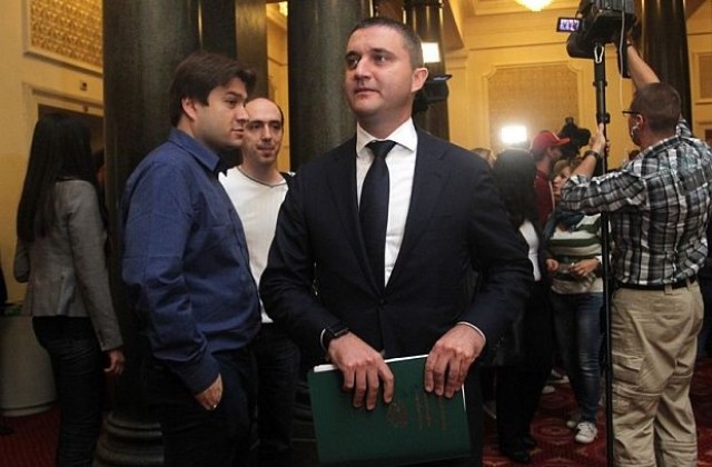 Горанов отговори на Кънев, няма да подаде оставка
