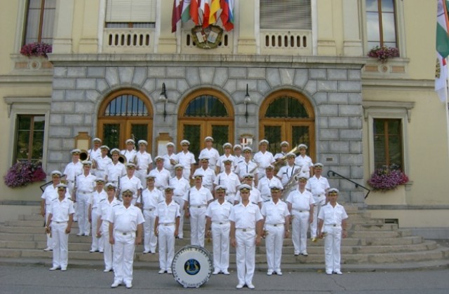 Военноморските сили подаряват Коледен концерт на варненци