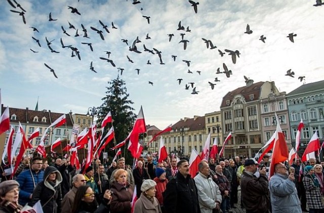 Хиляди на протест в Полша срещу действията на властта за Конституционния съд