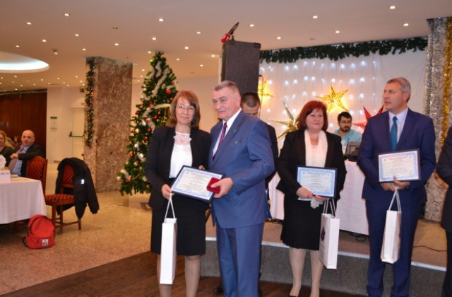 Кметът на Казанлък с приз от СБУ за най-добър социален партньор