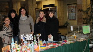 Студентите от Палитра направиха благотворителен базар в помощ на колега