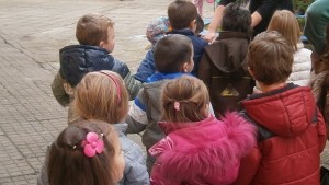 Дават ваучерите на малолетни и непълнолетни майки