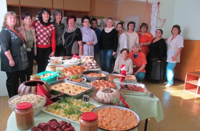 В Лясковец откриха благотворителна кулинарна изложба за бедни и възрастни хора